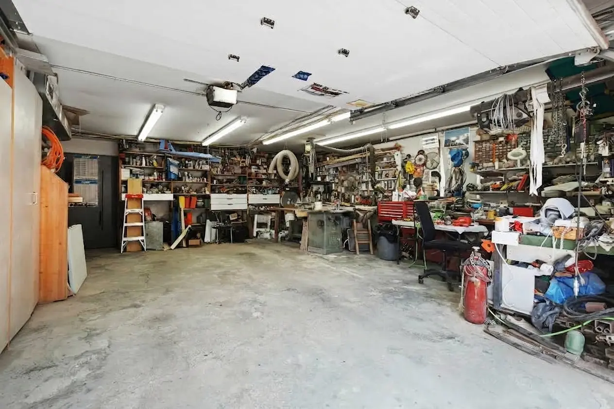 Débarras garage à Agen – avant intervention